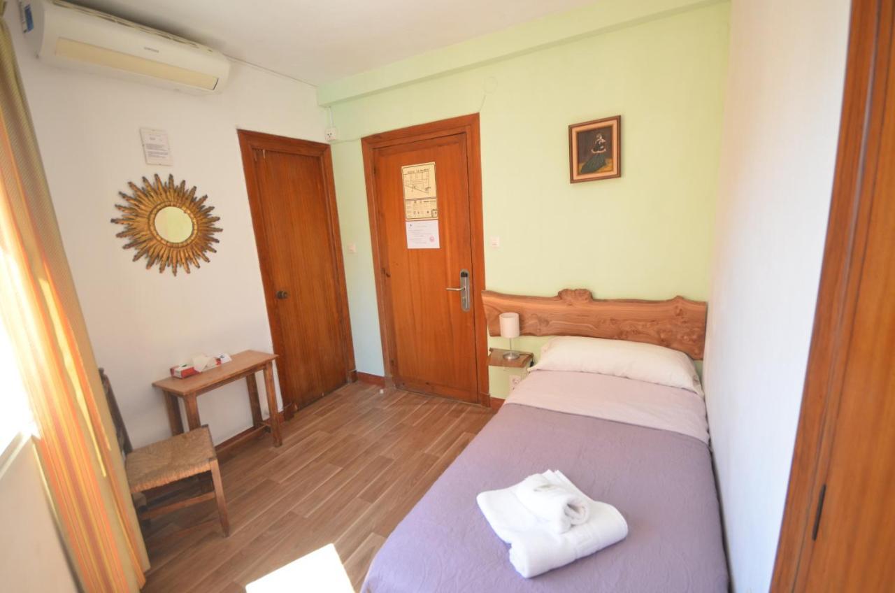 Hostal La Palmera Torremolinos Dış mekan fotoğraf